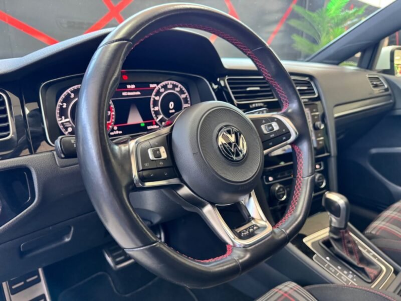 VOLKSWAGEN GOLF GTI PERFORMANCE