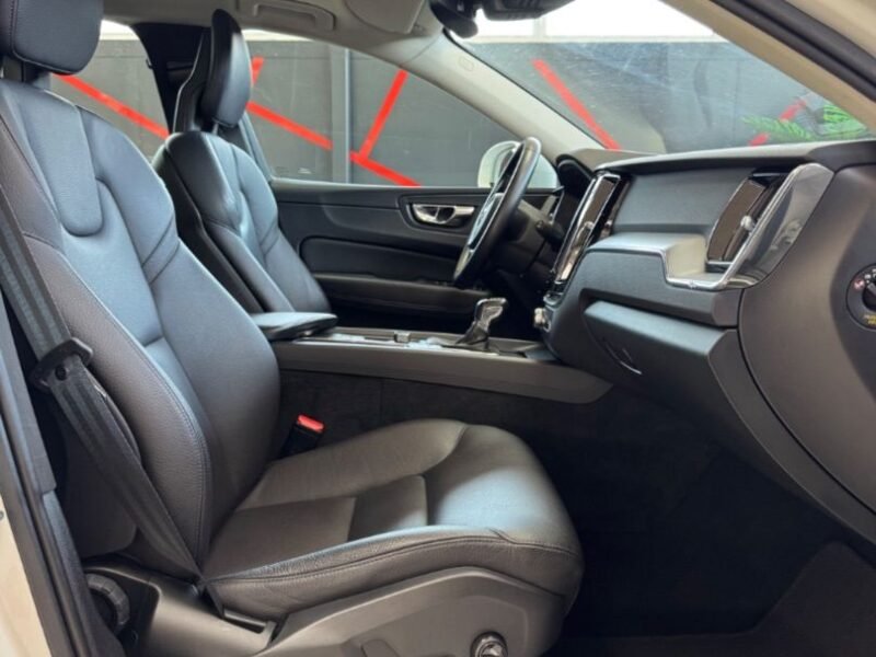 VOLVO XC60 D4 AWD