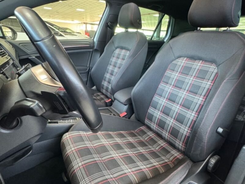 VOLKSWAGEN GOLF GTI PERFORMANCE