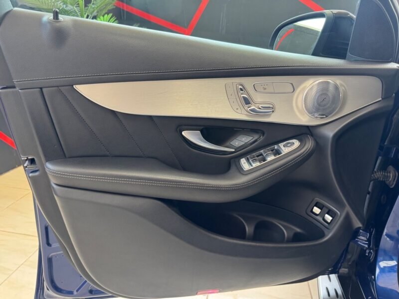 MERCEDES GLC 250 AMG LINE 4 MATIC
