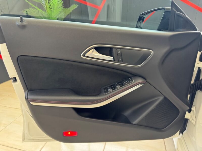 MERCEDES CLA 200 AMG LINE SHOOTING BRAKE