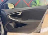 VOLVO V40 D2 MOMENTUM