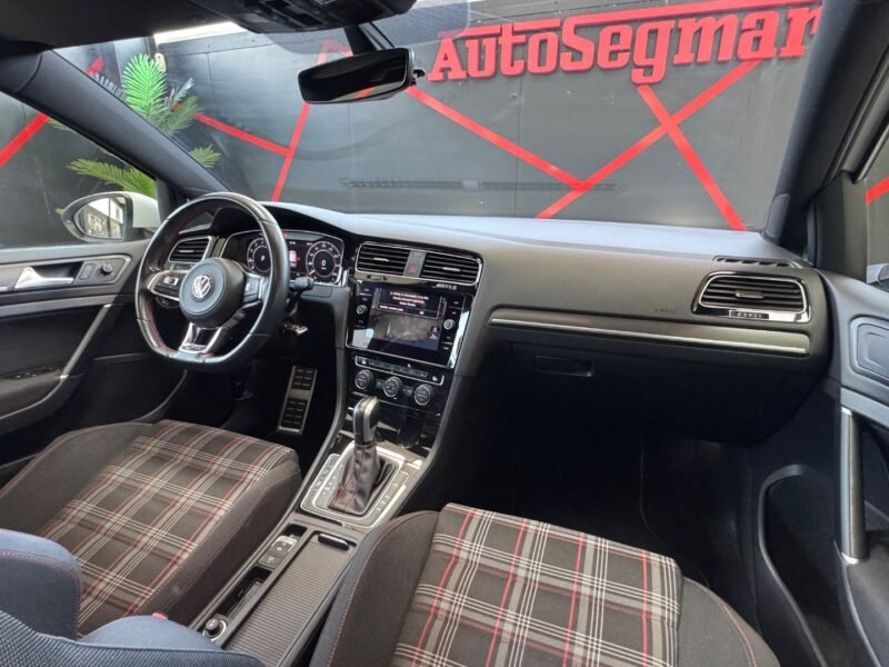 VOLKSWAGEN GOLF GTI PERFORMANCE