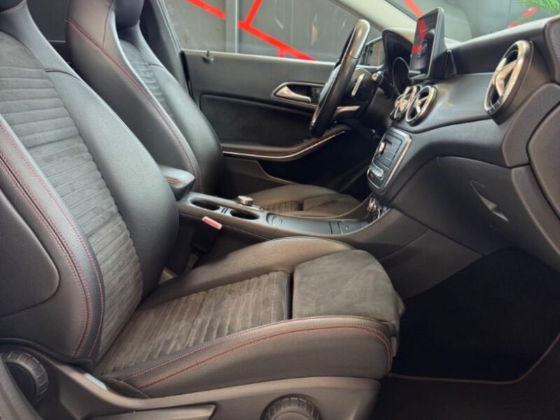 MERCEDES CLA 200 AMG LINE SHOOTING BRAKE