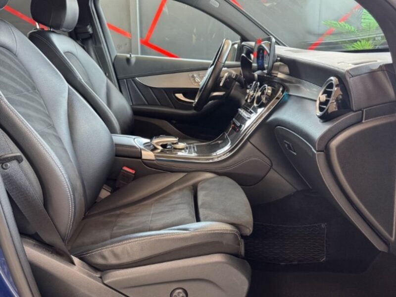 MERCEDES GLC 250 AMG LINE 4 MATIC