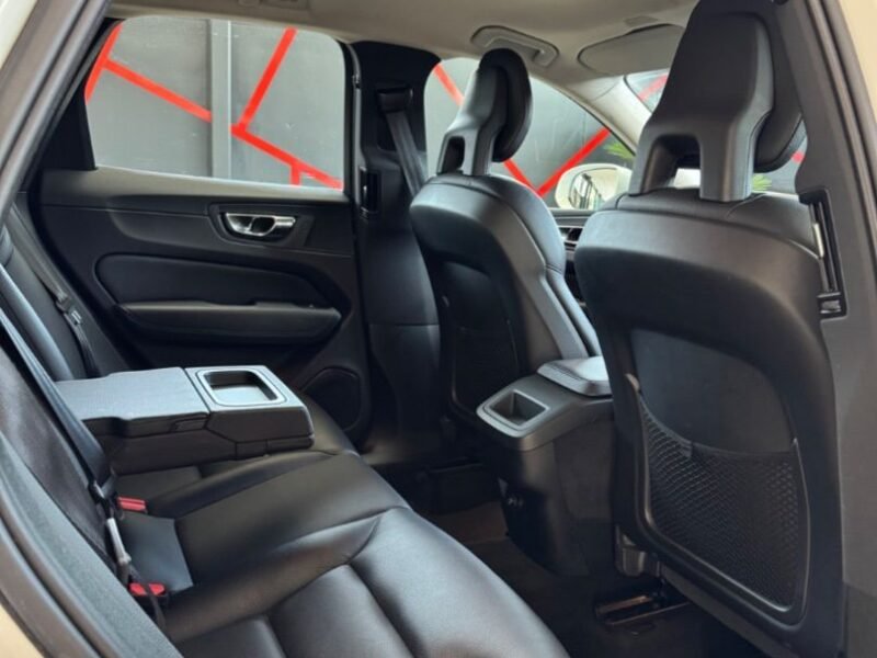 VOLVO XC60 D4 AWD